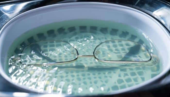 ultrasonic cleaning of glasses