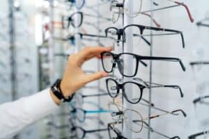 how much do prescription glasses cost without insurance